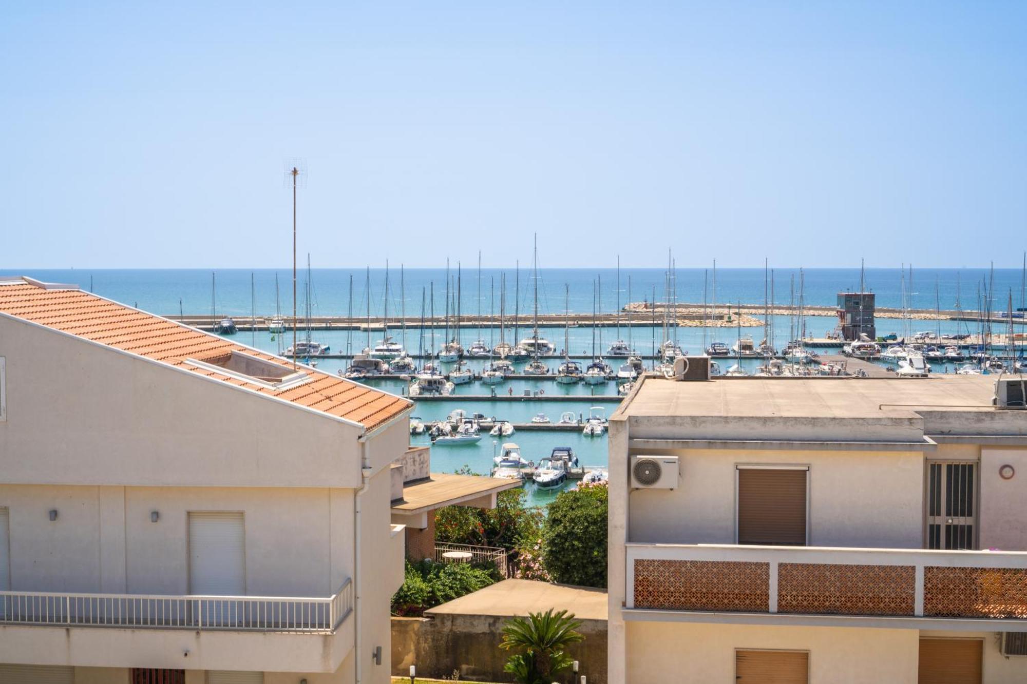 Edilia Vacanze Marina di Ragusa Exterior photo